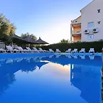 Villa Tade