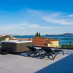 Deluxe Apartment Cigit