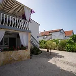 Apartman Mira