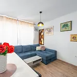 Modern Studio Apartment Lucic