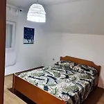 Beautiful Two Bedroom Apartment With A Large Balcony - City And Sea View!