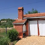 Apartments And Rooms With Parking Space Susica, Ugljan - 8265