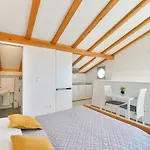 Studio Zaton 11130A