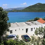 Apartments By The Sea Zuronja, Peljesac - 14095