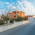 Apartments By The Sea Vir - 18546