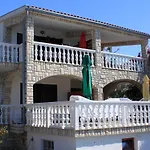 Apartment Zdrelac 8406A