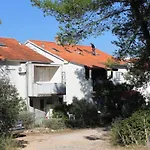Apartments And Rooms With Parking Space Korcula - 4399