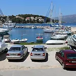 Apartment Lumbarda 4442A