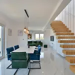 Villa Div With Pool