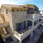 Apartments By The Sea Vir - Lozice, Vir - 16691