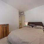 2 Bathrooms, Free Parking Spot, Prt Sea View