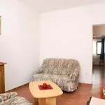 Apartment Mandre 523b