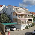 Seaside Apartments With A Swimming Pool Zavalatica, Korcula - 9150