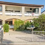 Apartments By The Sea Vir - 19679