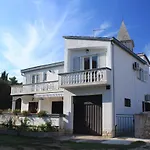 Apartments By The Sea Kukljica, Ugljan - 8400