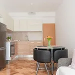 Celestina Apartment
