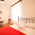 Cozy Studio Apartments In City Centar Stosija