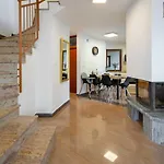 Charming Villa Rea With Heated Pool