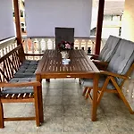 Apartments Pine & Oak With Shared Seasonal Hot Tub