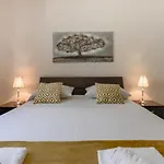 Apartments-Pia