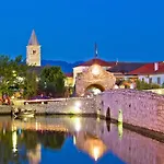 Studio Apartment In Nin With Balcony, Air Conditioning, Wi-Fi