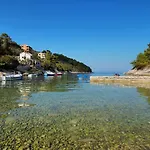 Peaceful Holiday House Senija