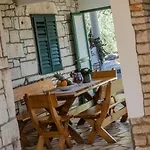 Holiday House Sanja Cafo
