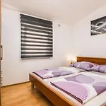 Apartments Skundric