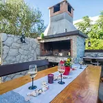 Apartment Radovic Nives