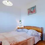 Inviting 2-Bed House In Blato