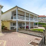 Apartments-Pia