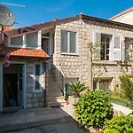 Heritage Dvori With Garden, Free Parking Next To Sea Beautiful Location
