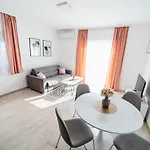 Apartmani Komarna