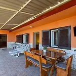 Inviting 2-Bed House In Blato