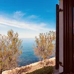 First Row By The Sea Apartment