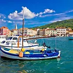 Apartment In Pag With Sea View, Terrace, Air Conditioning, Wifi