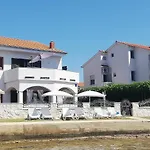 Apartments Hrestak