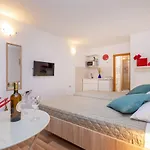 Bis Studio Apartment 3