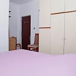 Room St Antun