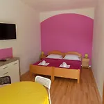 Apartments Galeb Pag - Beach