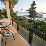 Amazing Seaview Apartment With A Balcony Near The Beach - Kneza Trpimira I