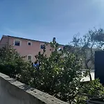 Caliente Apartments Vir A