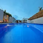 Anchi Holliday House