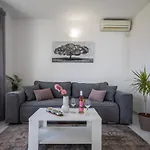 Avocado Apartment