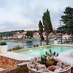 Holiday Home With Swimming Pool - Dugi Otok, Zman