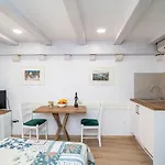 Solis Rooms Old Town