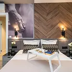 Lux Kalifa 5 Star Exquisite Residence