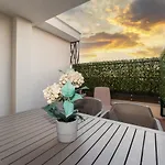 Green Sky Luxury Penthouse Apartment