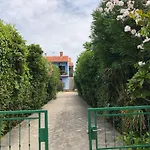Apartment In Villa, Private Pool, Big Garden, Close To Sea And Old Zadar Town
