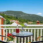 Awesome Home In Ston With Wifi